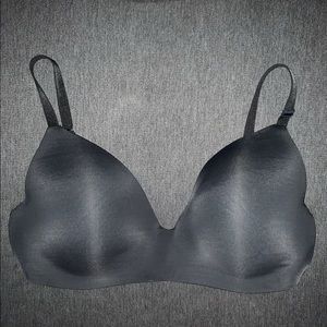 Black VS Wireless T-Shirt Bra